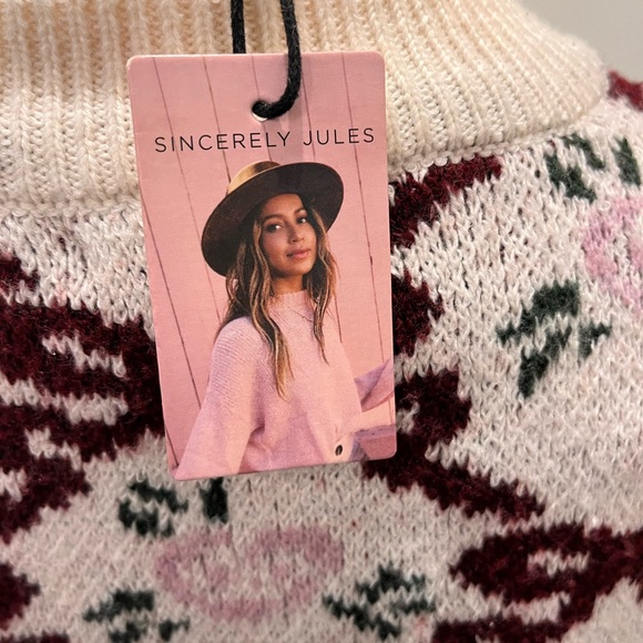 NWT Sincerely Jules Sweater, Cream and Burgundy floral pattern - Picture 4 of 4